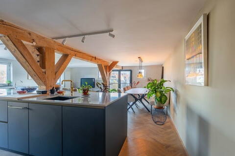 expat housing in midden