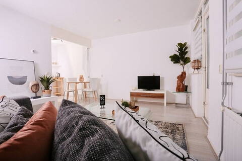 dcbad55d83308d54ace6a6395209a13f.jpg